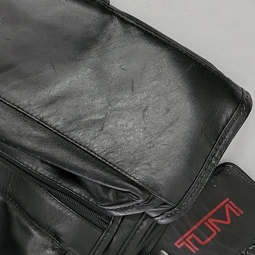 TUMI Black Leather Expandable Padded Laptop Briefcase Messenger Bag Vintage